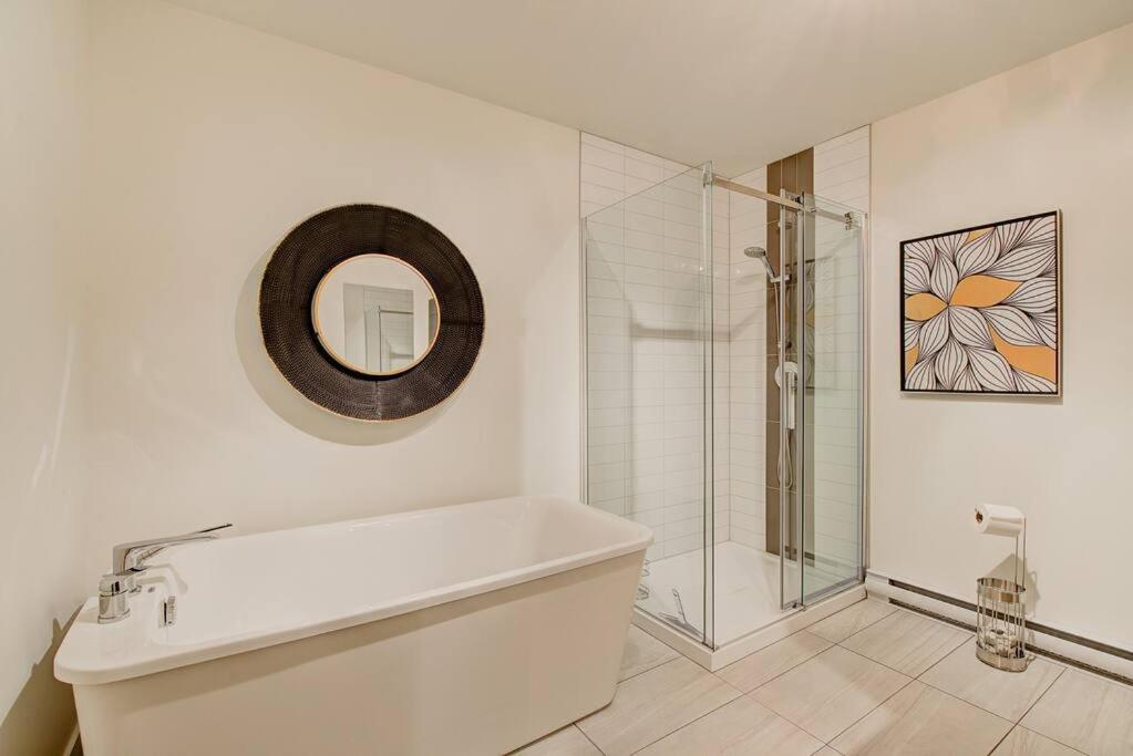 Nouveau - Chalet Moderne - Spa, Piscine & Sauna! Pont-Rouge Extérieur photo